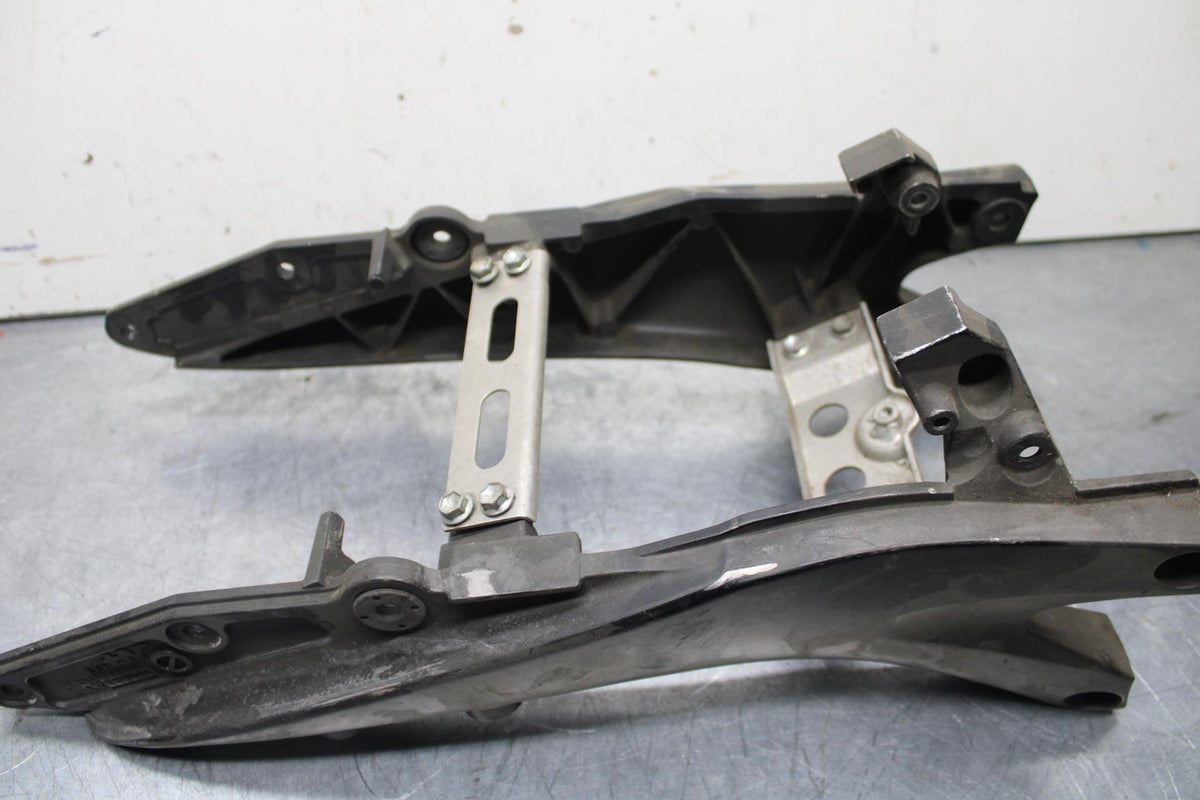06-07 SUZUKI GSXR 600 750 FRONT SUBFRAME SUB FRAME BB98