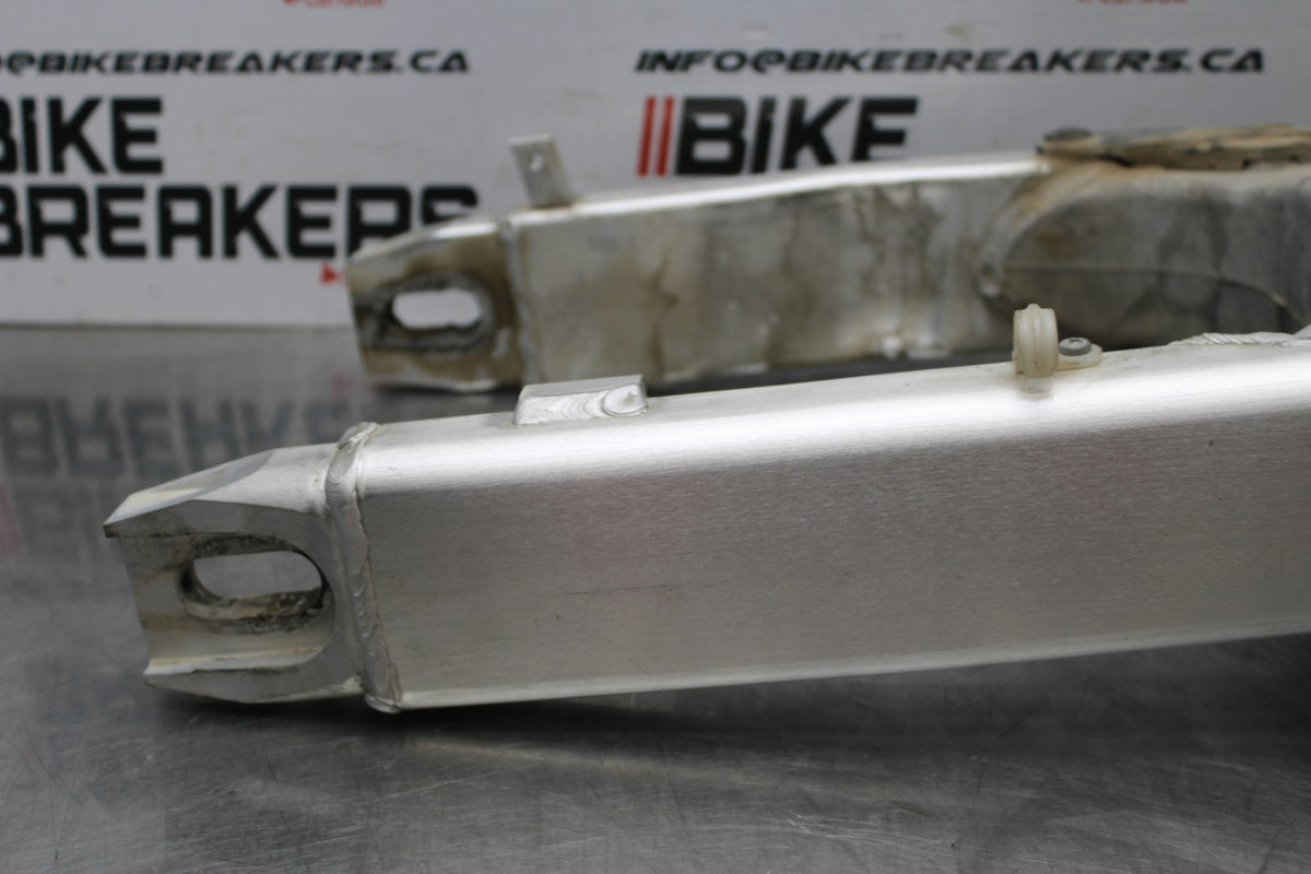 98-05 HONDA SUPER HAWK 1000 VTR1000F REAR SWINGARM BACK SWING ARM BB821