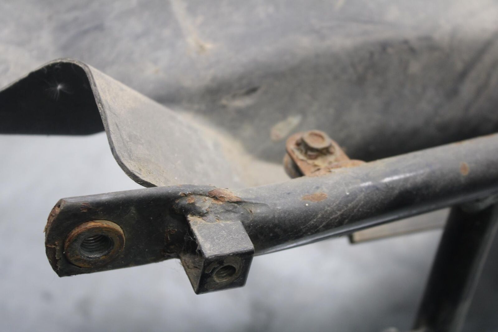 1988 Yamaha FZ600 REAR SUBFRAME BACK SUB FRAME BB601