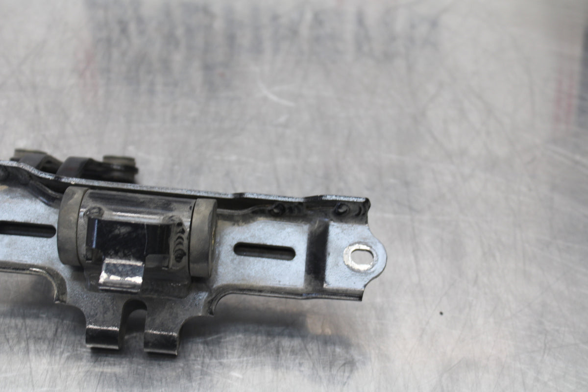 04-05 KAWASAKI NINJA ZX10R GAS TANK FUEL PETROL RESERVOIR BRACKET MOUNT BB163