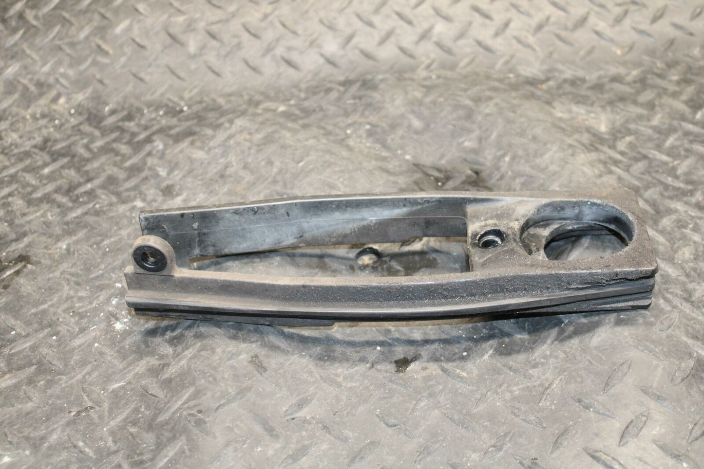 08-09 SUZUKI GSXR600 SWINGARM CHAIN BUFFER SLIDER GUIDE BB226