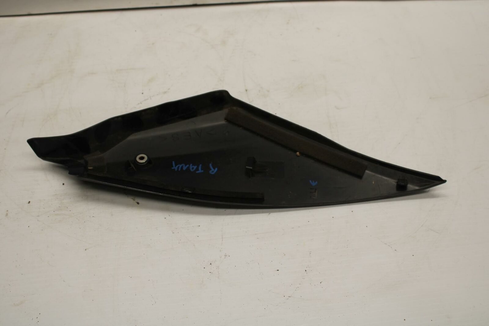 17-20 YAMAHA YZF R6 RIGHT GAS TANK FUEL CELL PANEL COVER TRIM COWL  BB257