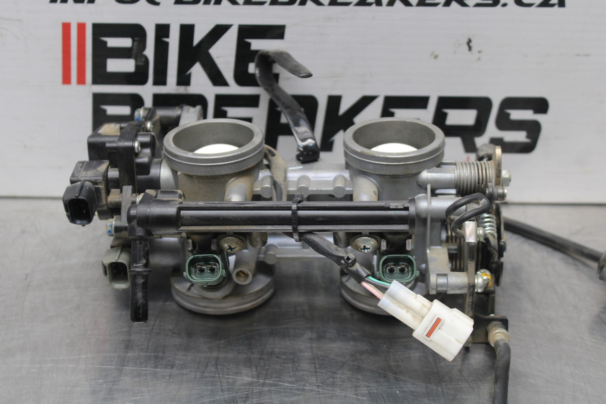 13 KAWASAKI NINJA 650 EX650F ABS MAIN FUEL INJECTORS / THROTTLE BODIES BB828
