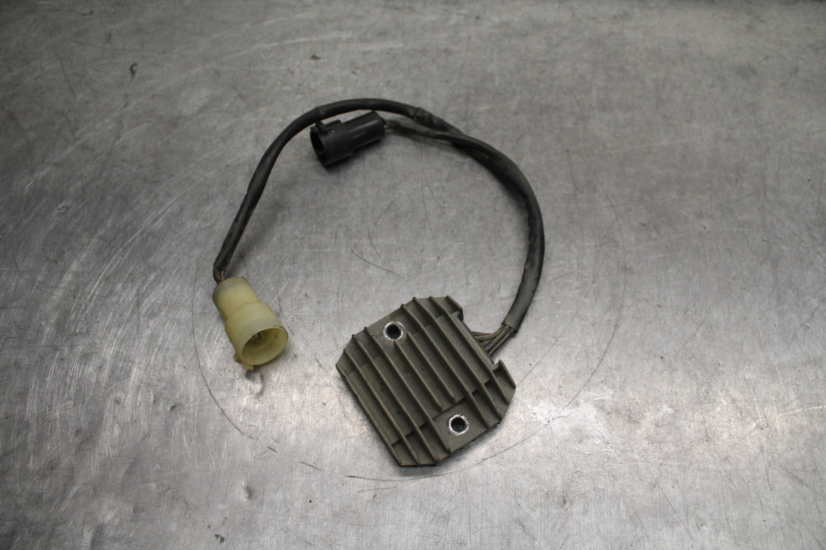 00-02 KAWASAKI NINJA ZX6R RECTIFIER VOLTAGE REGULATOR BB750