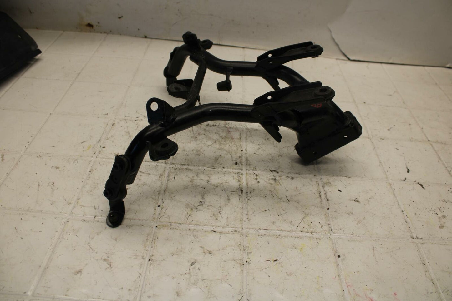 06-07 SUZUKI BANDIT 1200S ABS UPPER FAIRING MIRROR GAUGES STAY BRACKET BB21