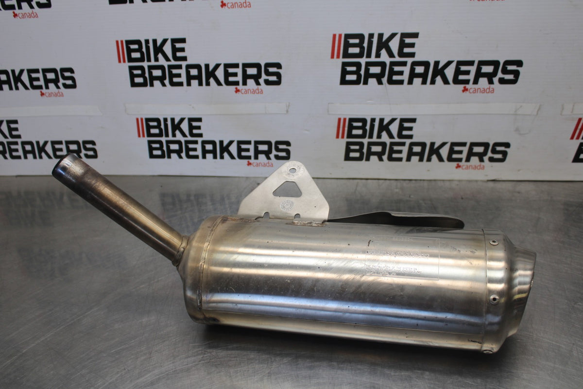 12 TRIUMPH STREET TRIPLE R RIGHT EXHAUST PIPE MUFFLER SLIP ON CAN SILENCER BB914