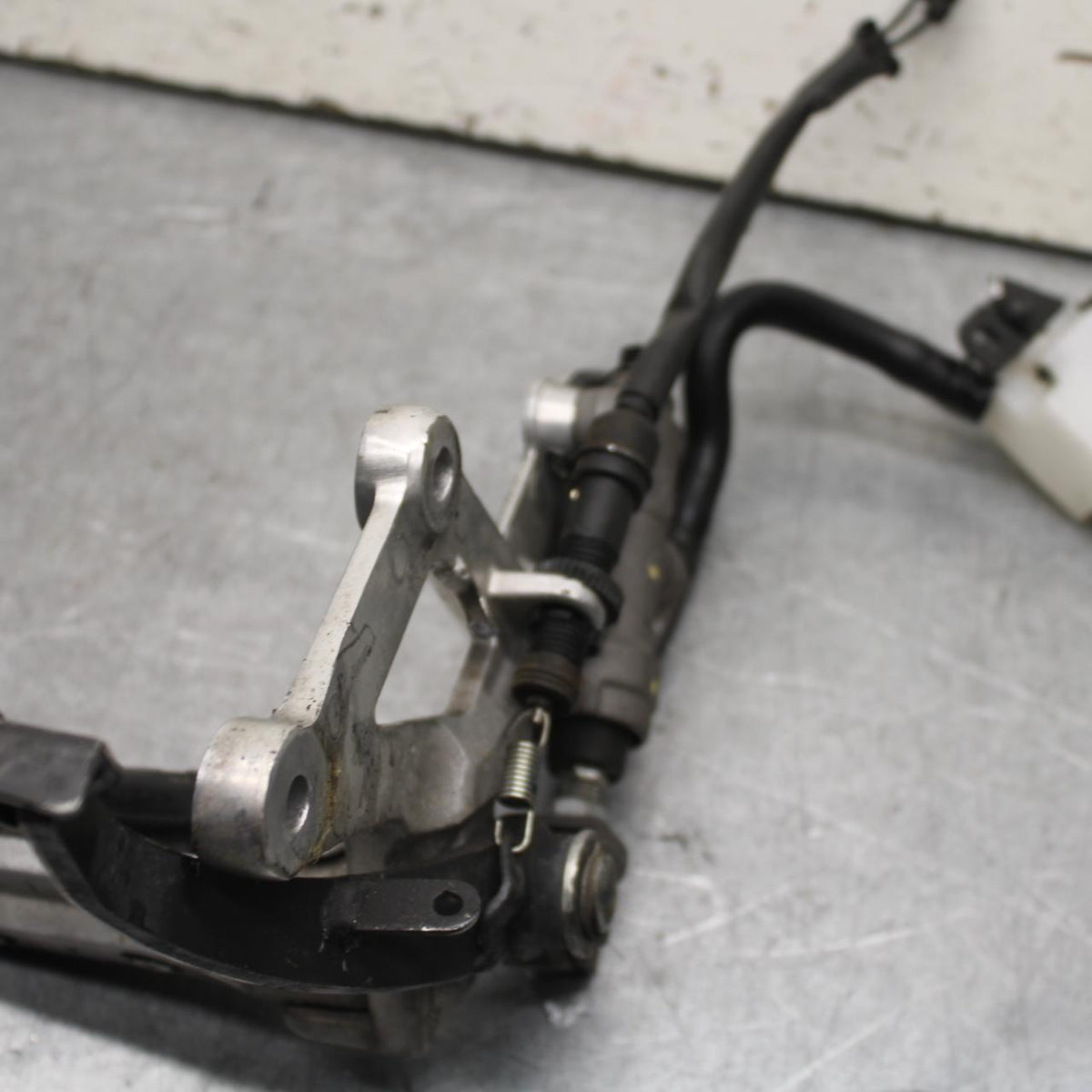 15-18 HONDA CB300FA RIGHT REARSET REAR SET DRIVER FOOT PEG REST STOP BB646