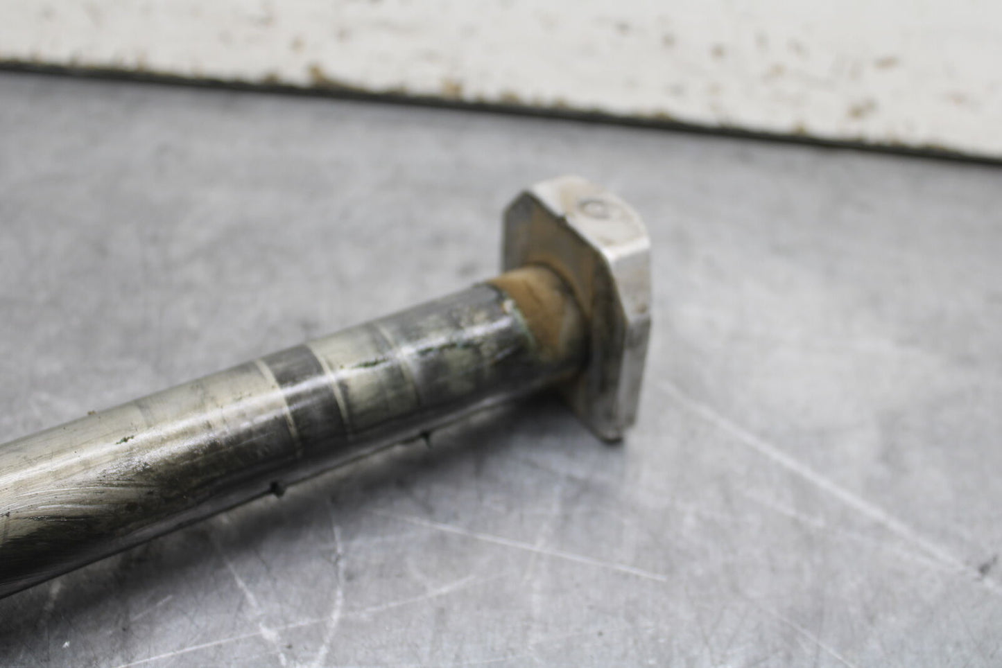 08-10 SUZUKI GSXR 600 REAR AXLE BACK WHEEL RIM PIVOT BOLT AXEL  BB721