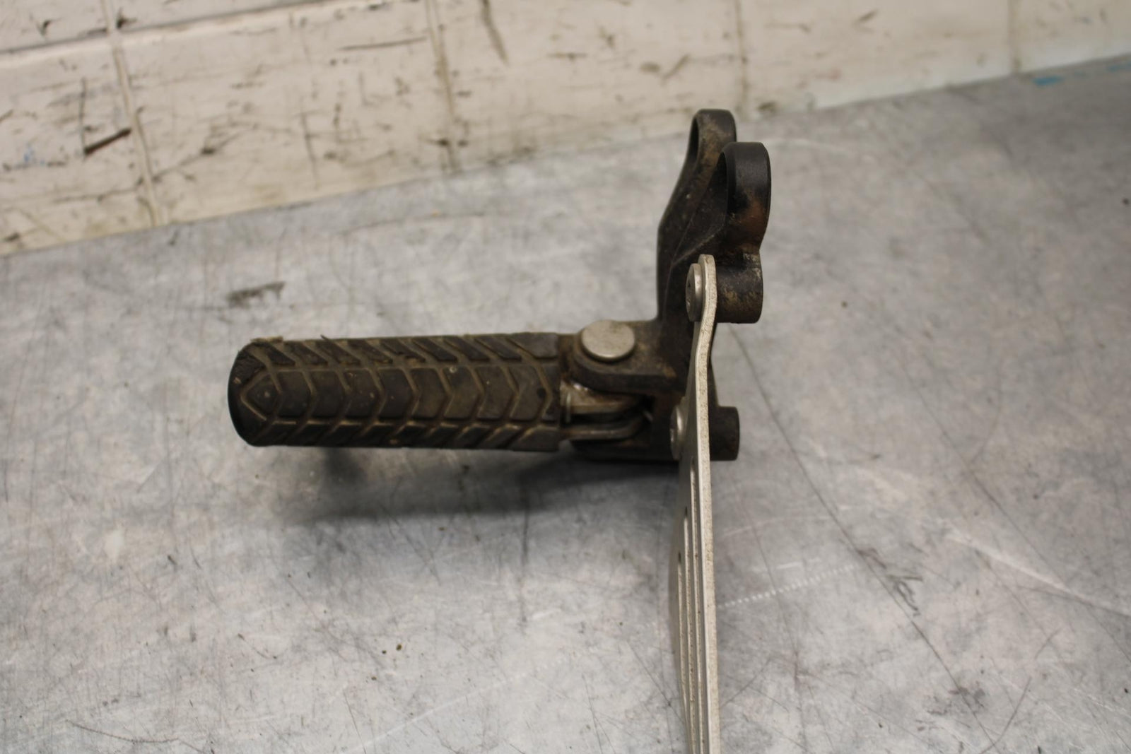 2012 Kawasaki Ninja ZX14R ZX1400E LEFT REARSET REAR SET DRIVER FOOT PEG REST BB6