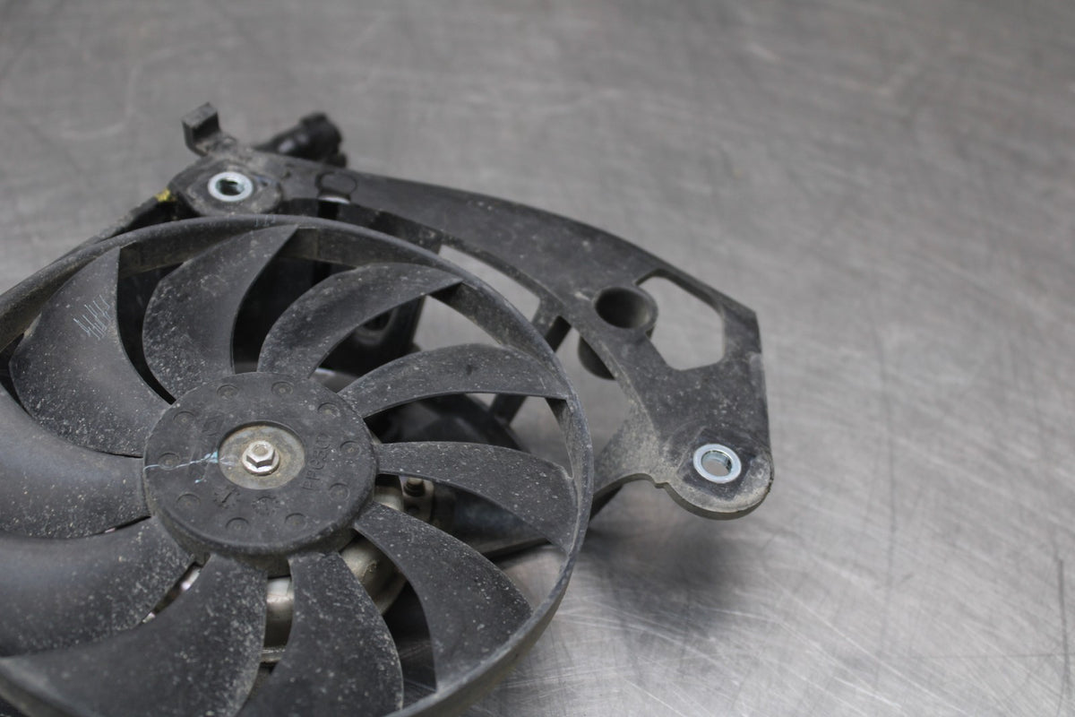 18 HONDA CB500F ENGINE RADIATOR COOLING FAN BB861