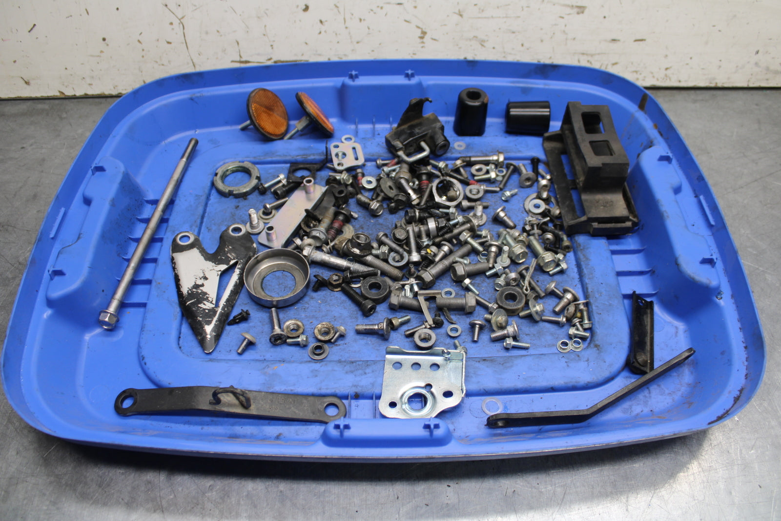 24 KAWASAKI NINJA 500 ABS MOUNTING BOLTS HARDWARE MOTOR SCREWS BB744