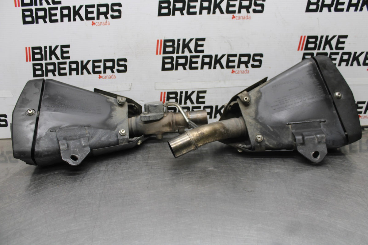 10-13 KAWASAKI Z1000 EXHAUST PIPE MUFFLER SLIP ON CAN SILENCER SET PAIR BB421