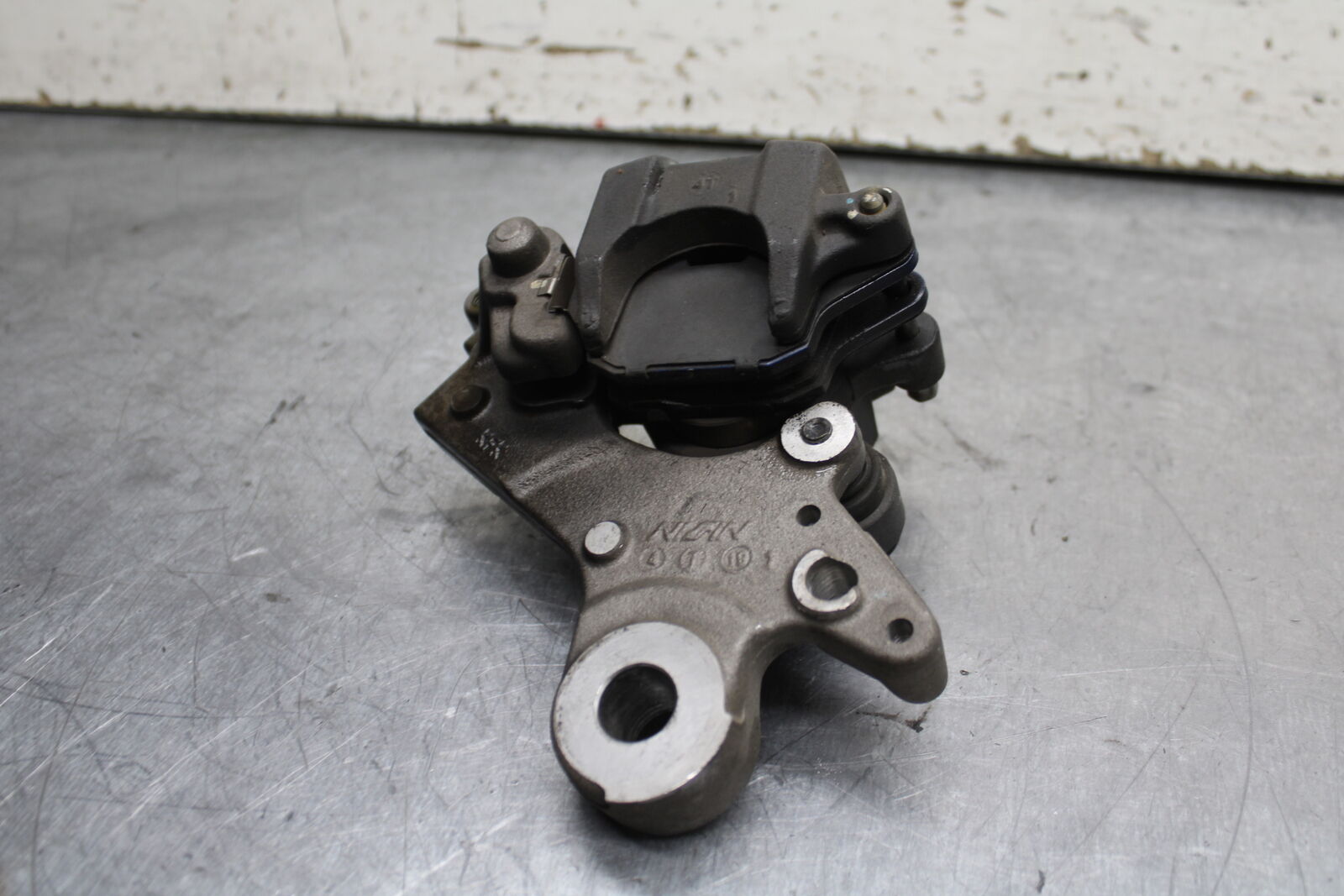 15-16 HONDA CB300F REAR BACK BRAKE CALIPER W MOUNT BRACKET BB740