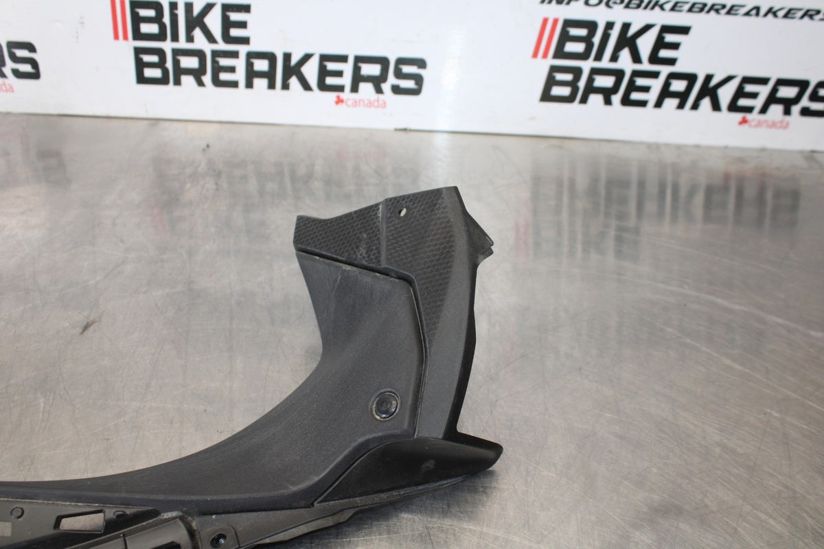 21-23 KAWASAKI NINJA ZX6R RIGHT FRONT DUCT COVER PANEL COWL BB179