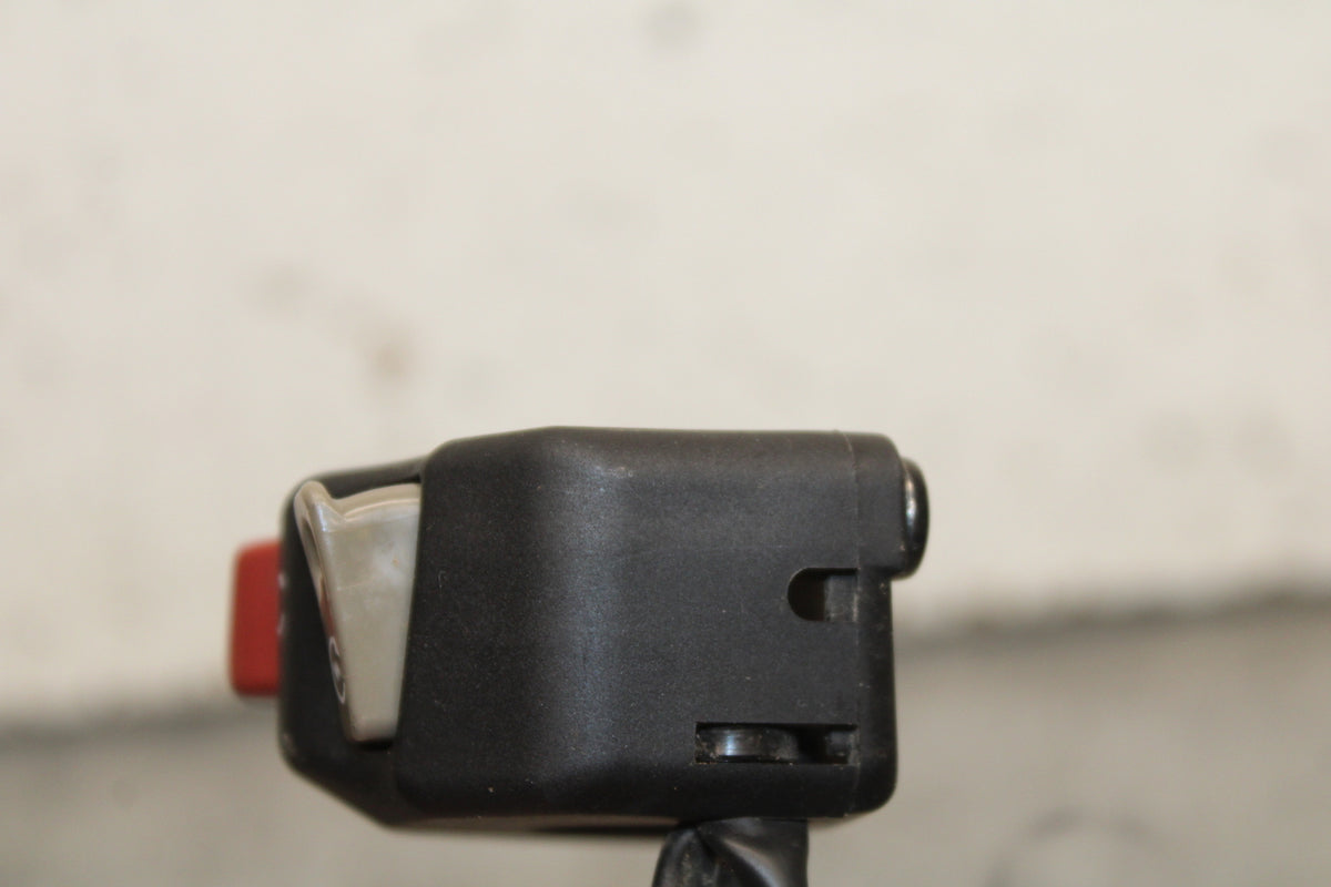 24-25 KAWASAKI NINJA ZX6R RIGHT CLIP ON HANDLE KILL OFF START SWITCH  BB726