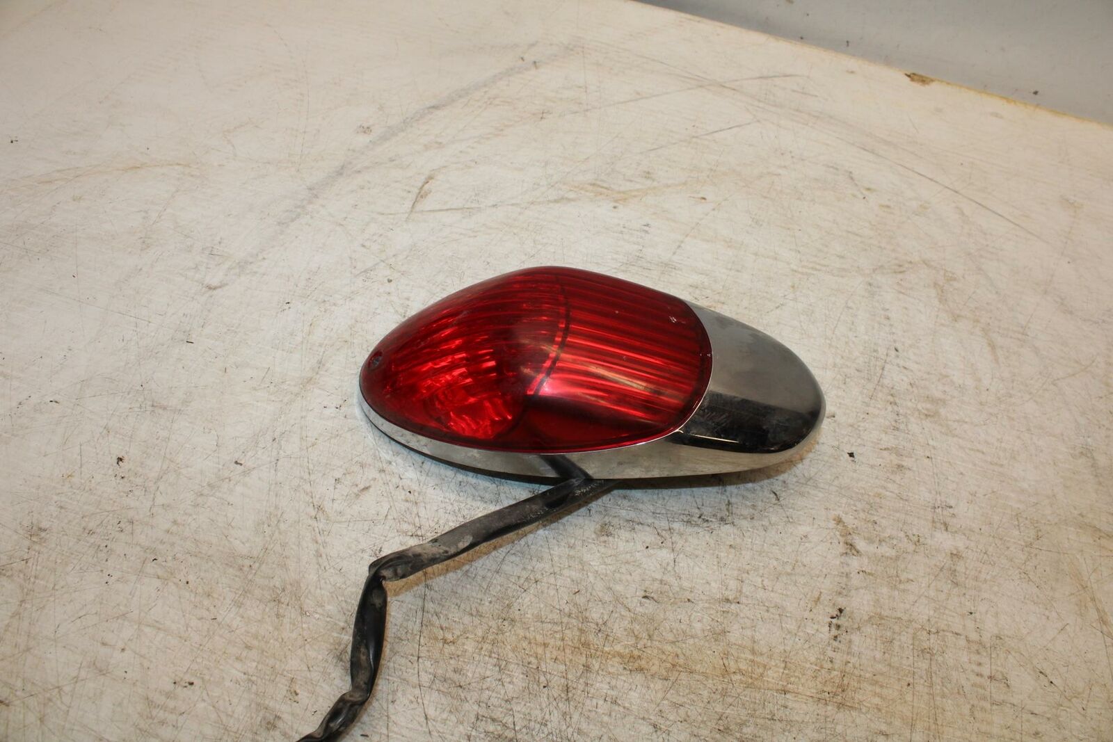 06-21 KAWASAKI VULCAN 900 TAILLIGHT REAR TAIL BRAKE LIGHT BB363