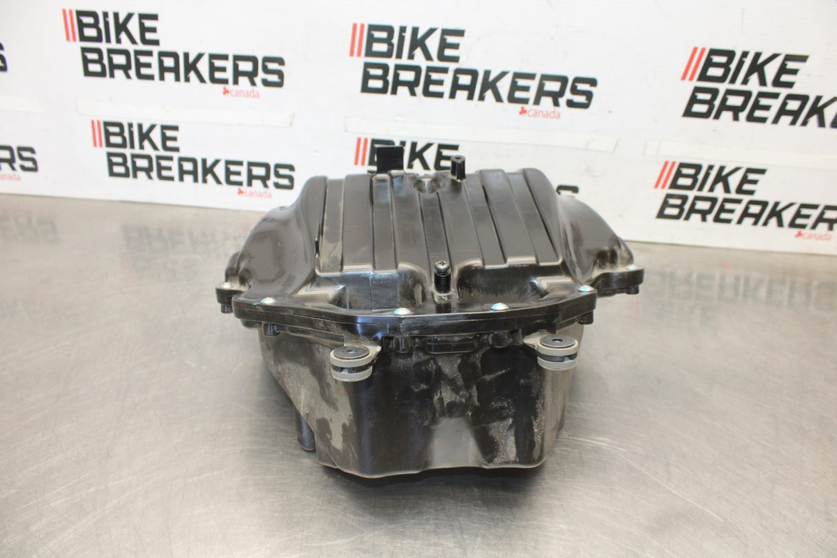 25 KAWASAKI Z900 AIRBOX AIR INTAKE FILTER BOX BB928
