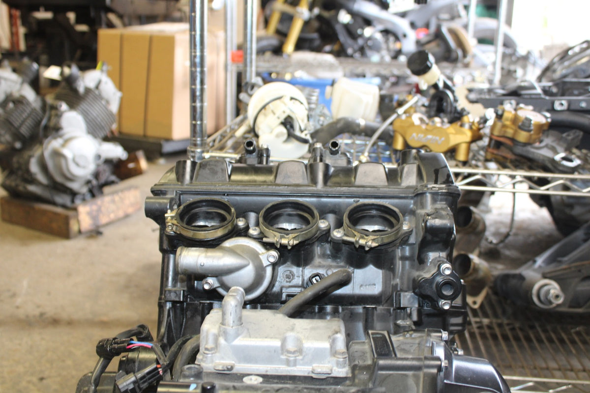 12 TRIUMPH STREET TRIPLE R ENGINE MOTOR BB914