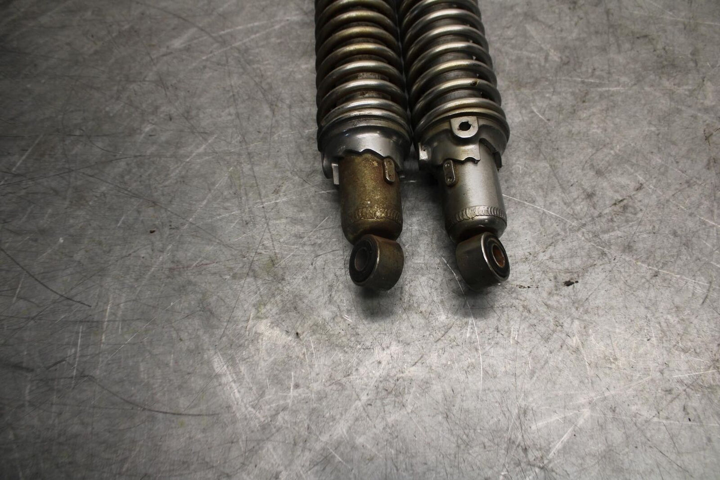 1982 Suzuki GS450L REAR BACK SHOCK ABSORBER BB52