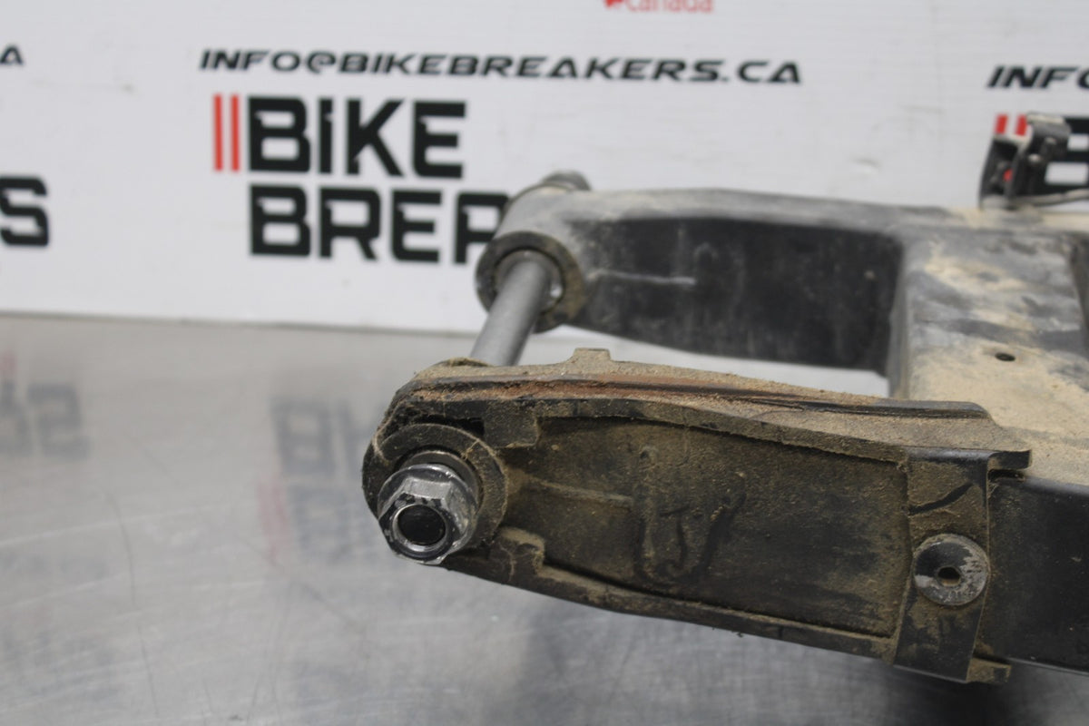 18-23 KAWASAKI NINJA 400 EX400 ABS REAR SWINGARM BACK SUSPENSION SWING ARM BB795
