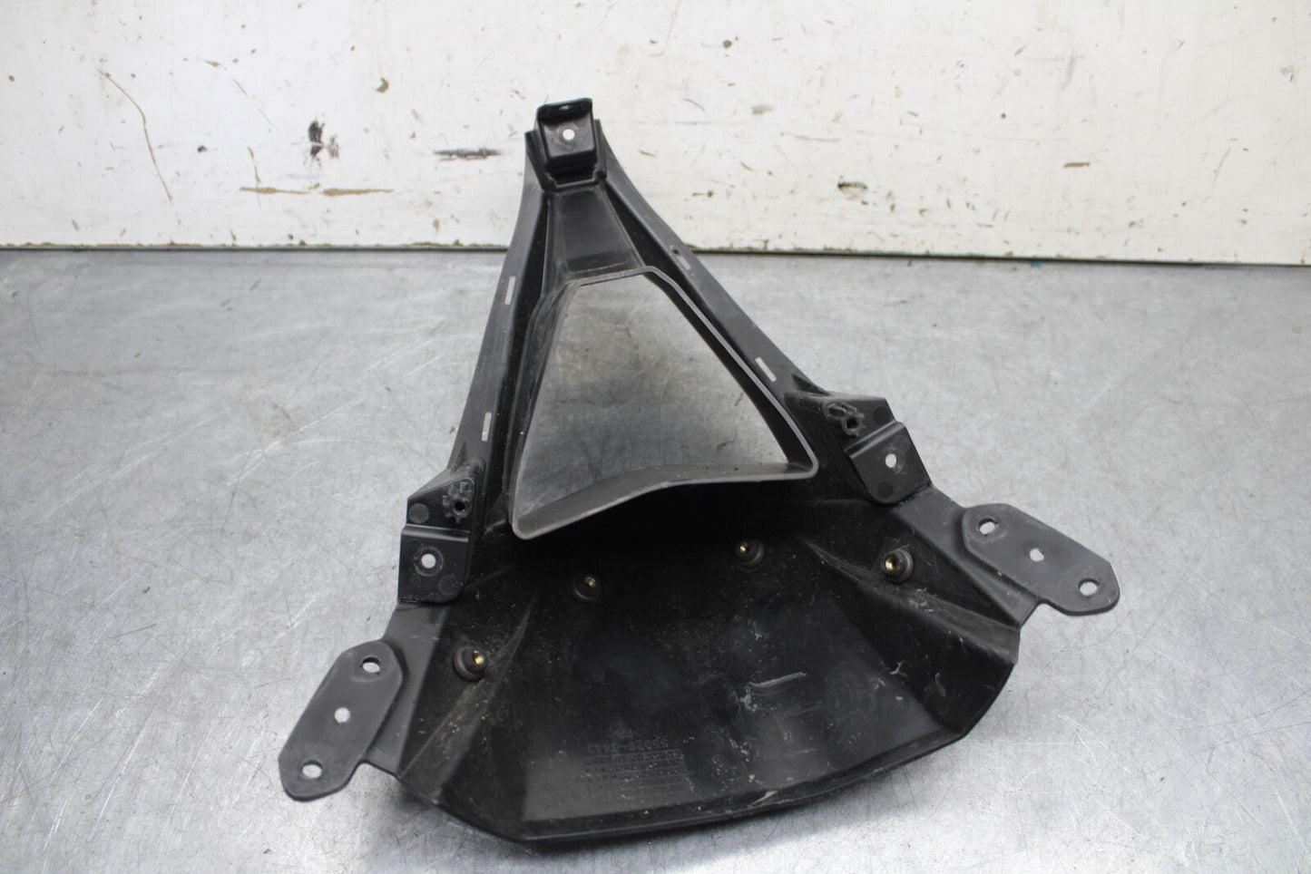 13-18 KAWASAKI NINJA ZX6R FRONT CENTER COWL FAIRING 55028-0443 BB666