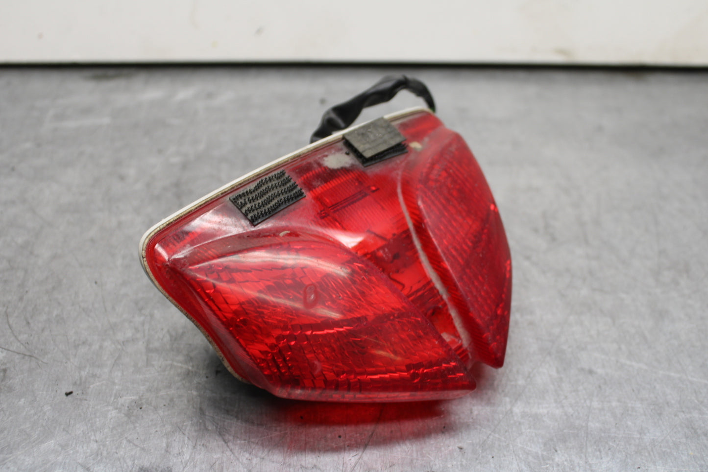 08-10 SUZUKI GSXR750 REAR TAIL TAILLIGHT BACK BRAKE LIGHT BB119