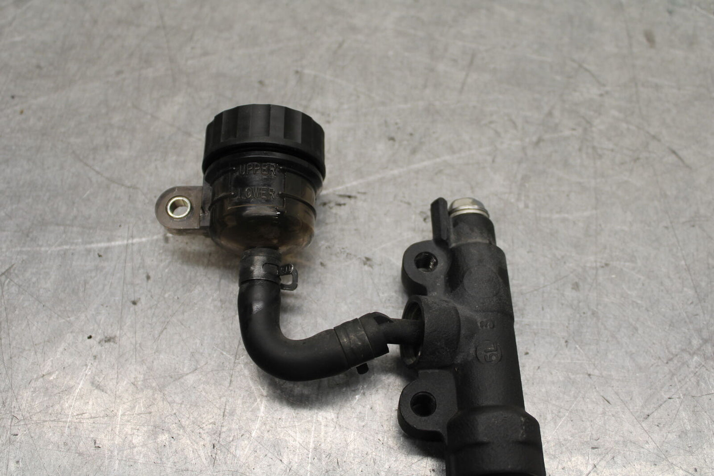 16 KAWASAKI NINJA ZX10R REAR BRAKE MASTER CYLINDER W RESERVOIR 43015-0640 BB650