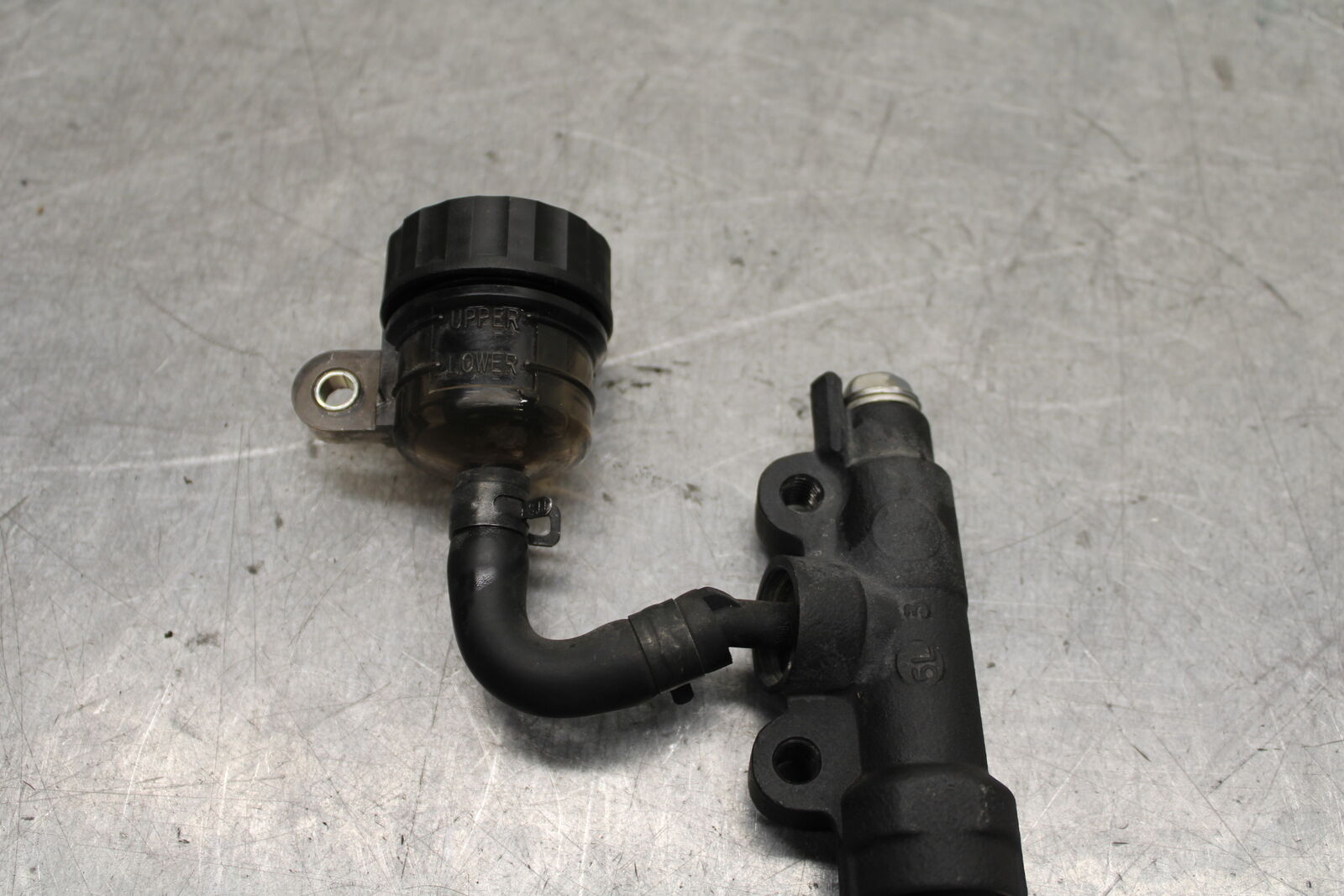 16 KAWASAKI NINJA ZX10R REAR BRAKE MASTER CYLINDER W RESERVOIR 43015-0640 BB650