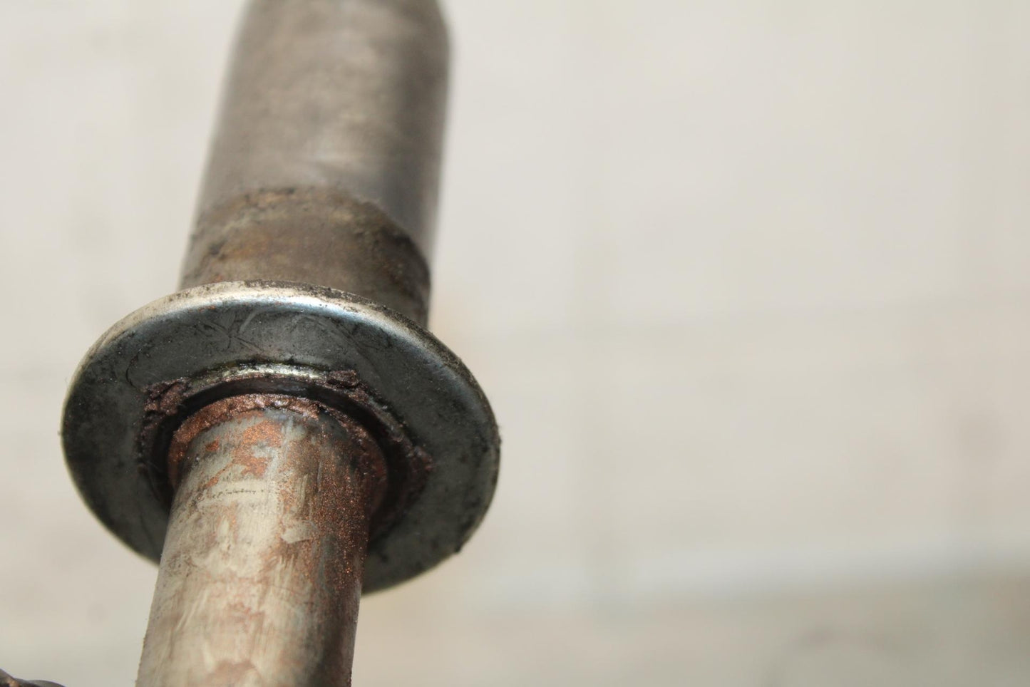 1997 Suzuki Bandit 1200 GSF1200S FRONT WHEEL RIM AXLE PIVOT BOLT BB559