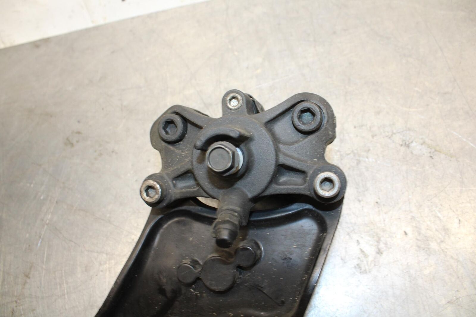 08-09 KAWASAKI NINJA ZX14R REAR BACK BRAKE CALIPER W MOUNT BRACKET BB73