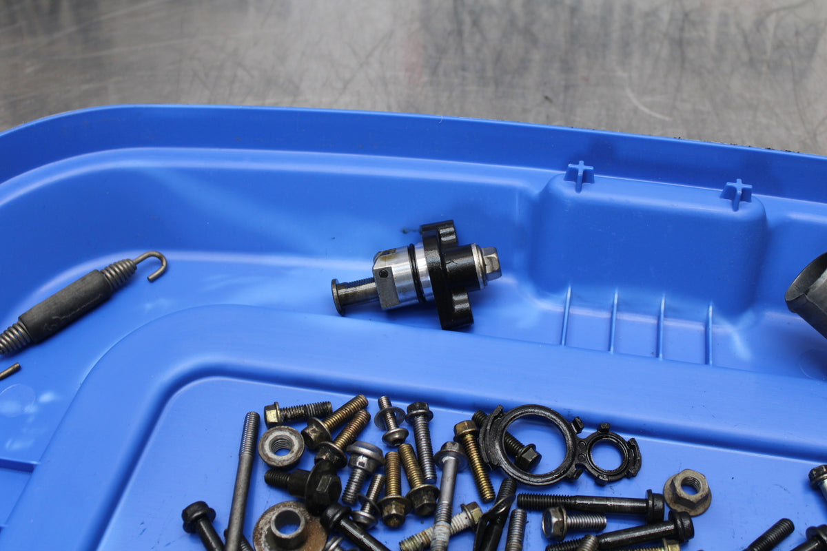 04-05 KAWASAKI NINJA ZX10R ENGINE MOUNTING BOLTS HARDWARE MOTOR SCREWS BB163