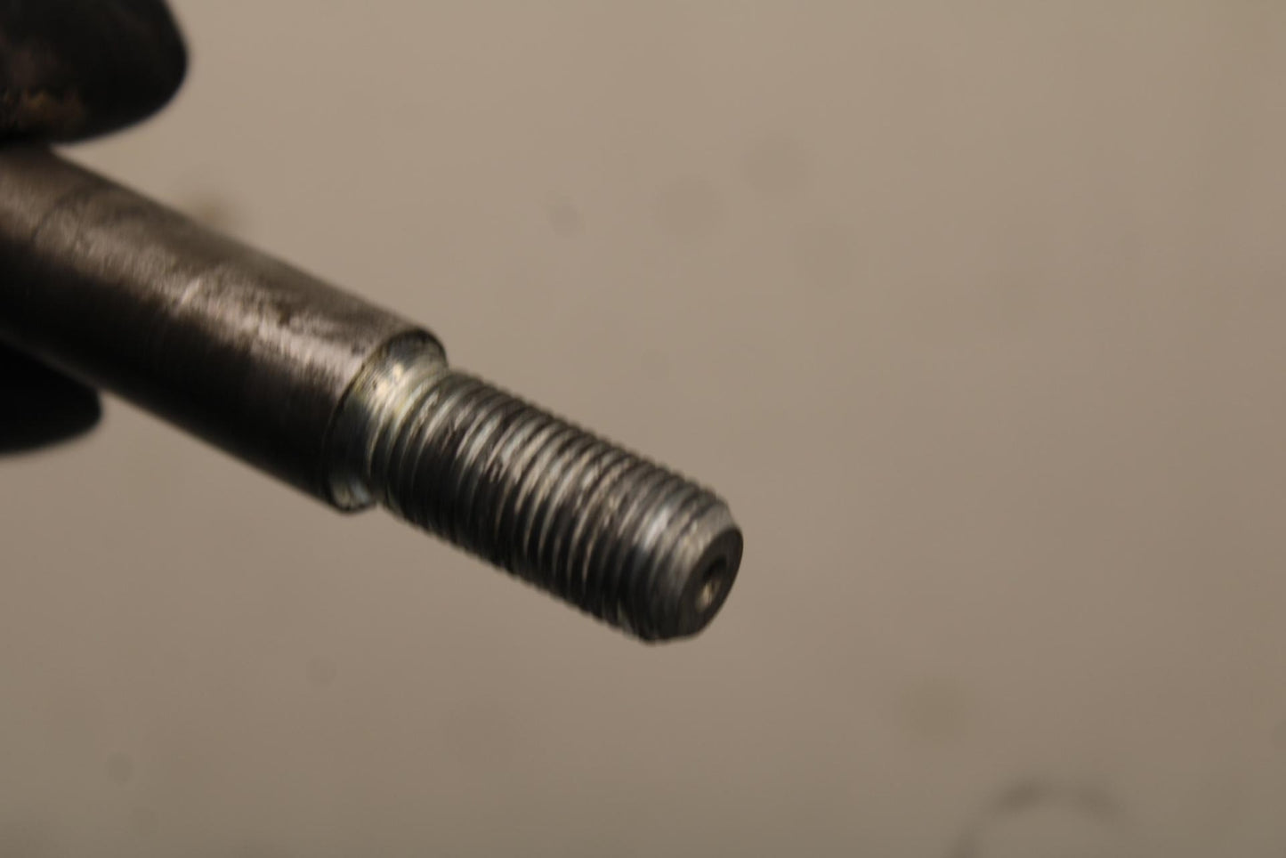 1985 Honda Shadow 500 VT500C FRONT WHEEL RIM AXLE PIVOT BOLT 44301-MF5-750 BB615