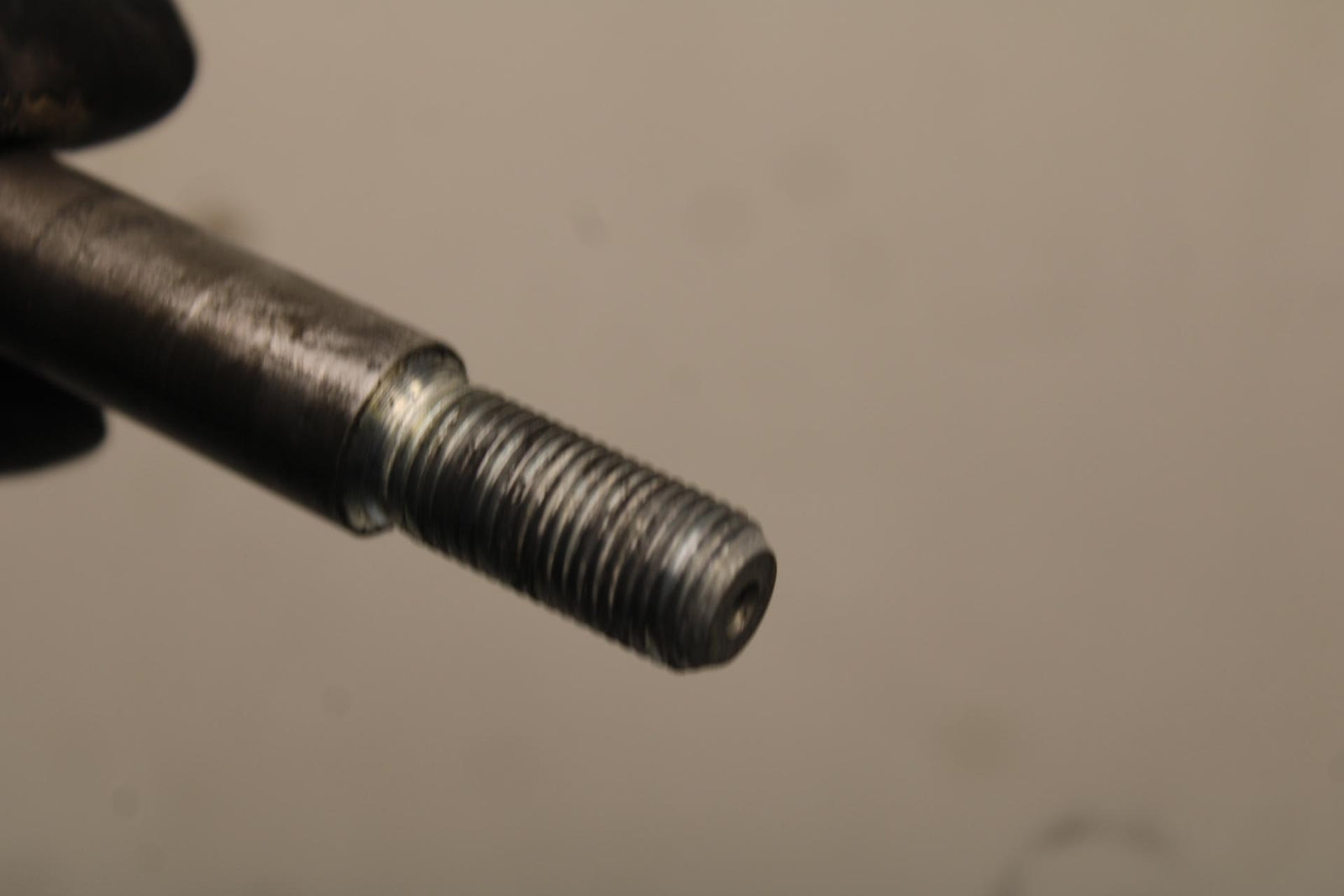 1985 Honda Shadow 500 VT500C FRONT WHEEL RIM AXLE PIVOT BOLT 44301-MF5-750 BB615