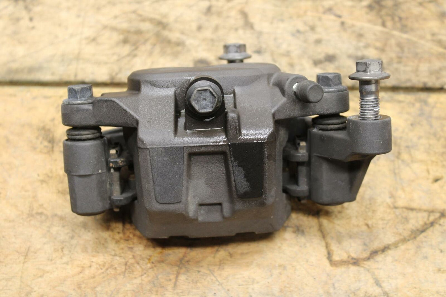 17-20 YAMAHA BOLT XVS950 R-SPEC RIGHT FRONT BRAKE CALIPER BB348