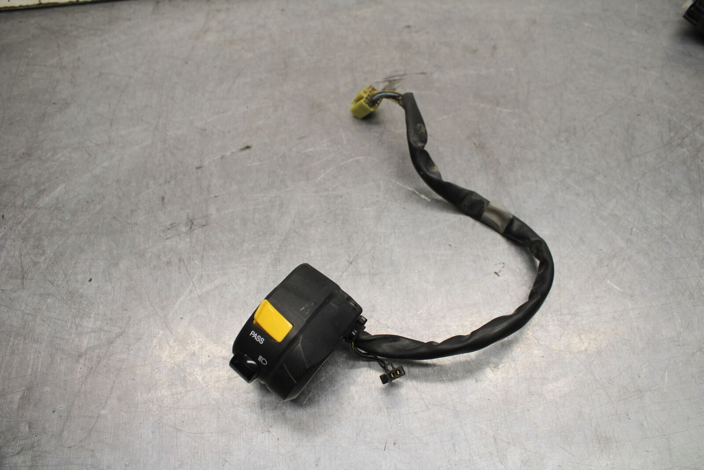 08-09 SUZUKI GSXR600 LEFT CLIP ON HANDLE HORN SIGNALS SWITCH SWITCHES BB728