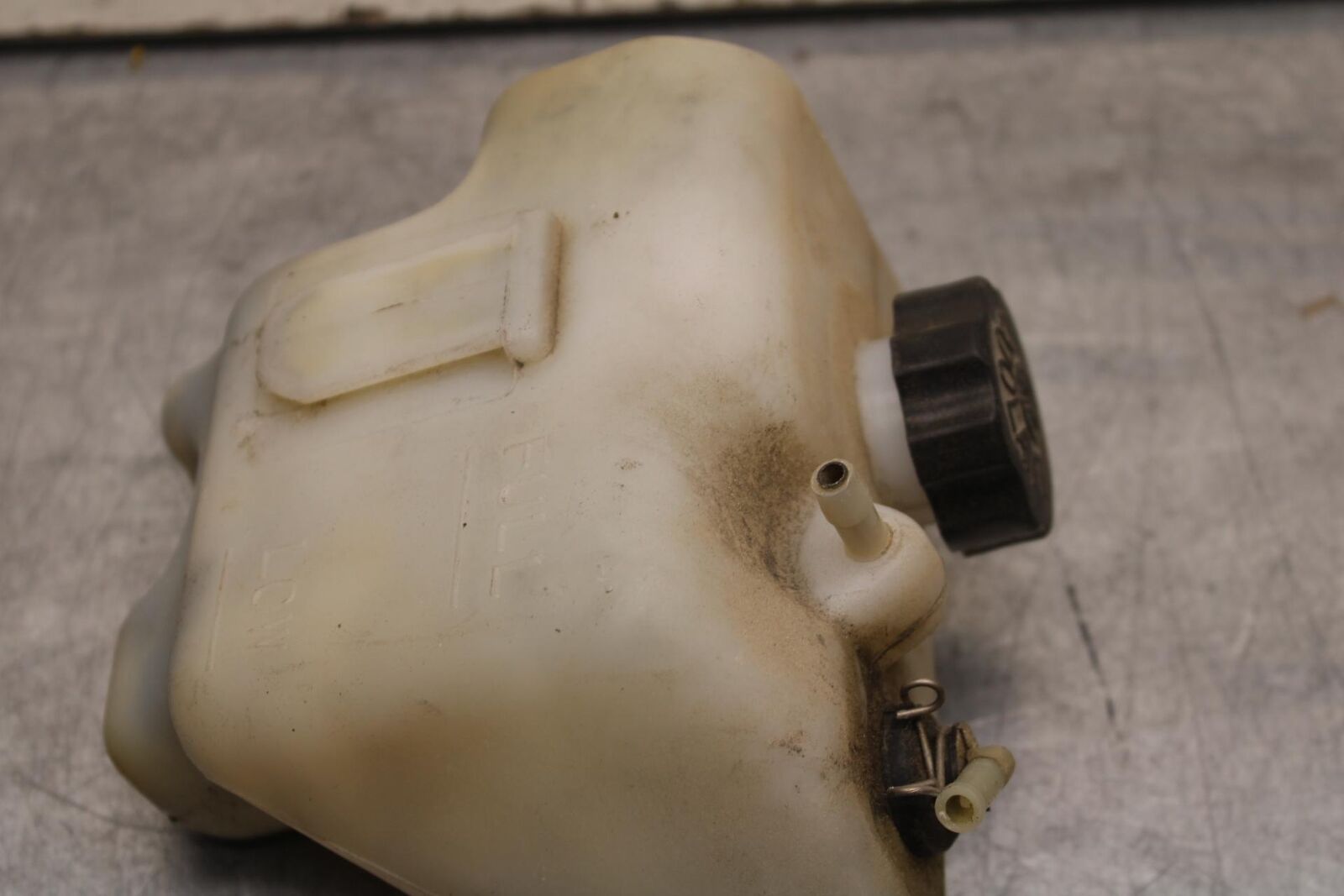1998 Yamaha Vmax 1200 VMX1200 COOLANT WATER TANK RESERVOIR BOTTLE BB620