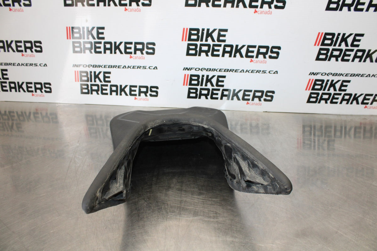17-22 KTM 390 DUKE FRONT DRIVERS SEAT PAD SADDLE PILLION BB180