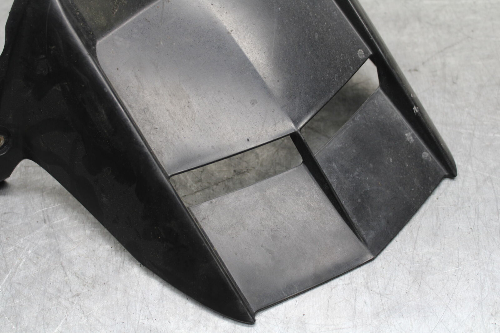 06 YAMAHA YZF R6 REAR BACK WHEEL TIRE HUGGER FENDER BB716