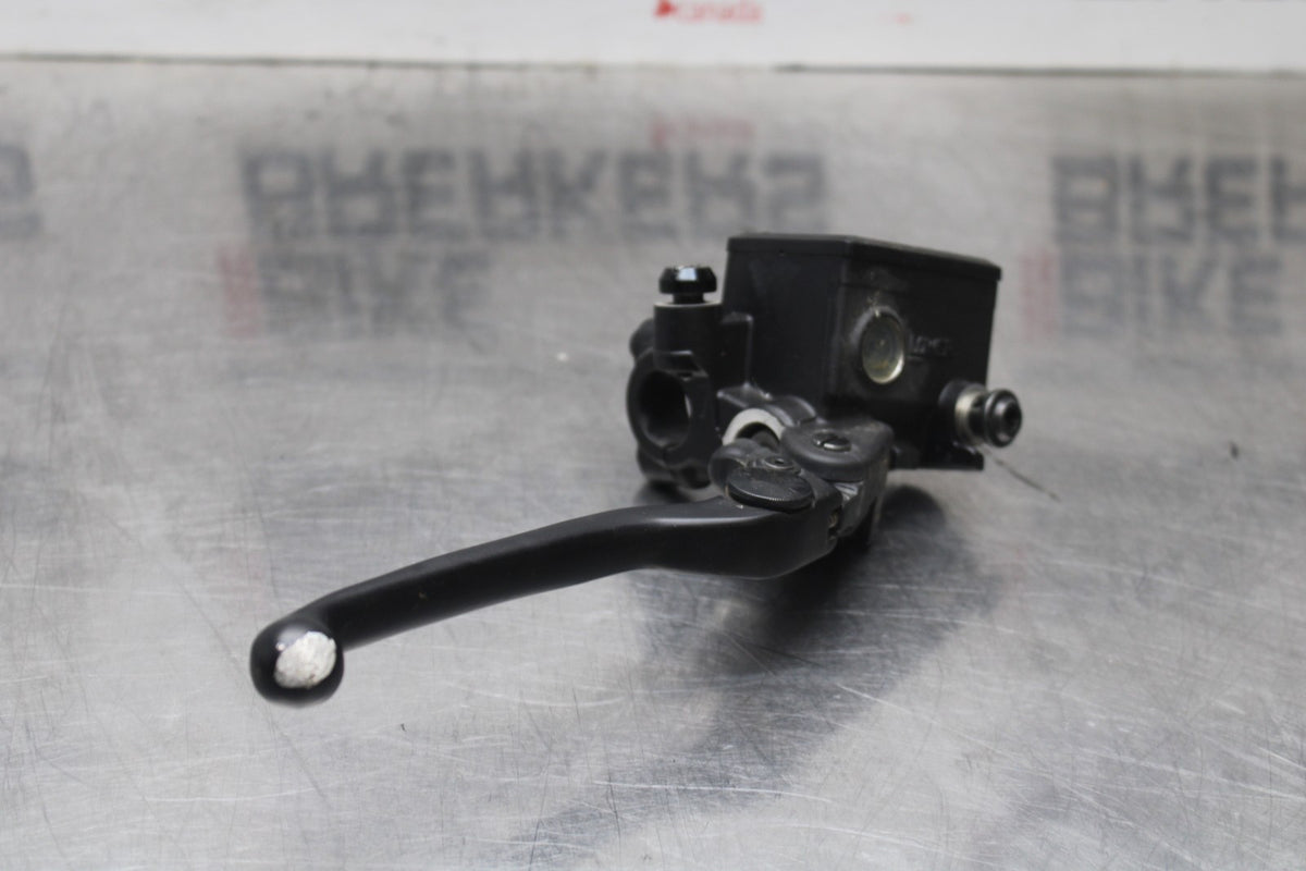 16 YAMAHA XSR900 FRONT BRAKE MASTER CYLINDER w/ LEVER BB786