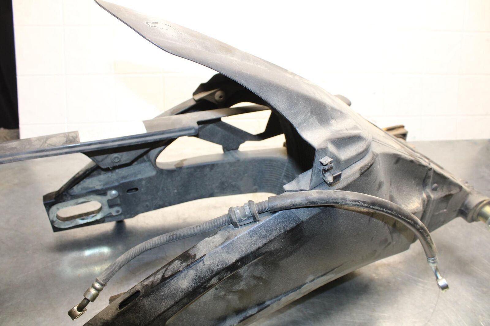2015 Suzuki GSXR750 REAR SWINGARM BACK SUSPENSION SWING ARM BB595