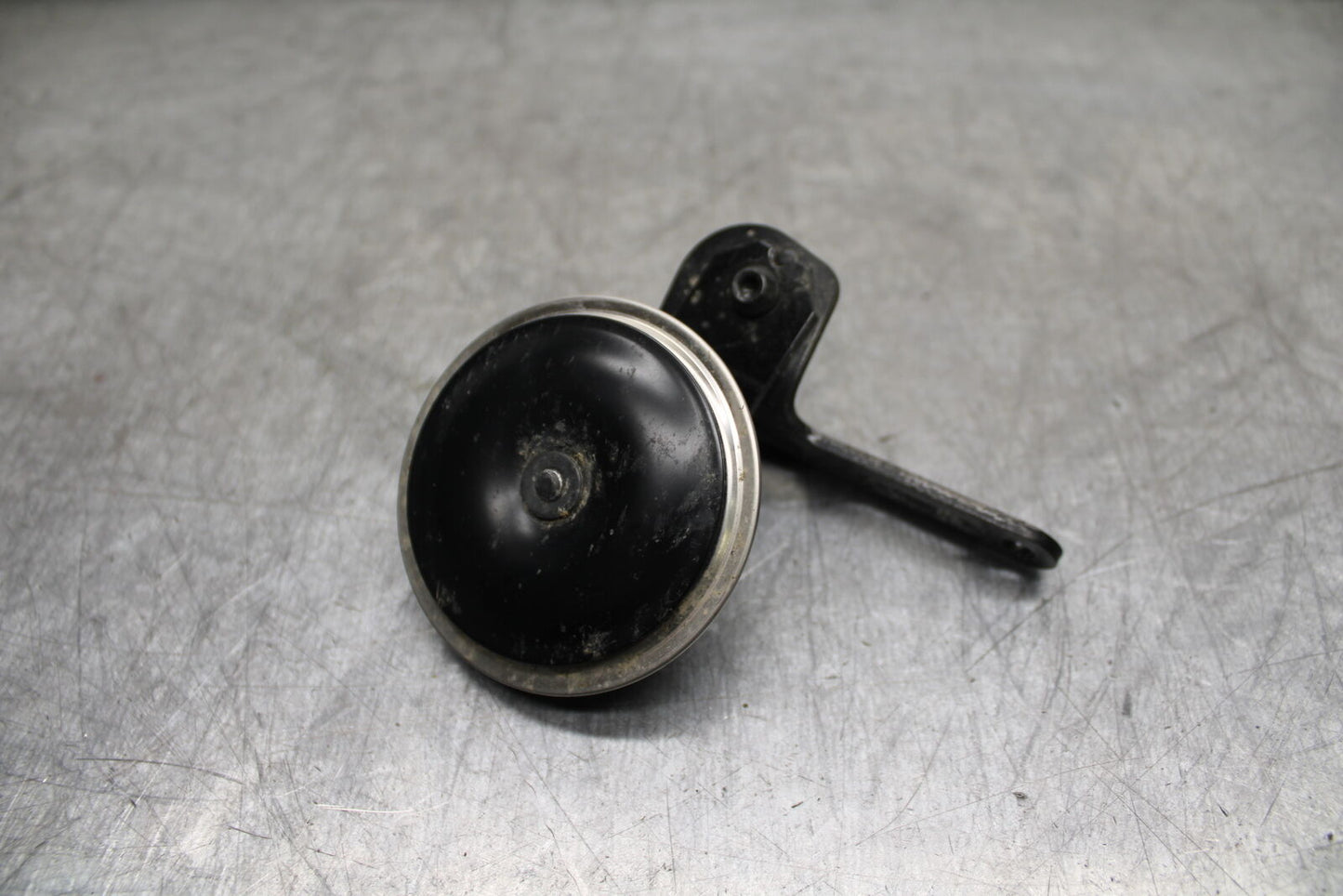 22-24 YAMAHA XSR900 HORN SIGNAL BB710