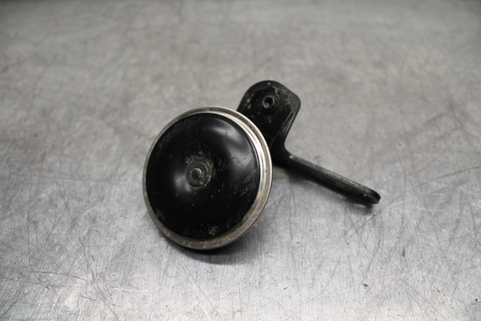 22-24 YAMAHA XSR900 HORN SIGNAL BB710