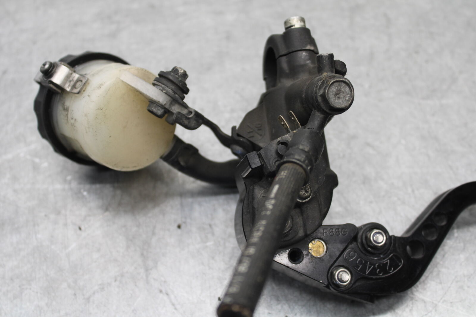 09-12 KAWASAKI NINJA ZX6R ZX600R FRONT BRAKE MASTER CYLINDER w/ LEVER BB656