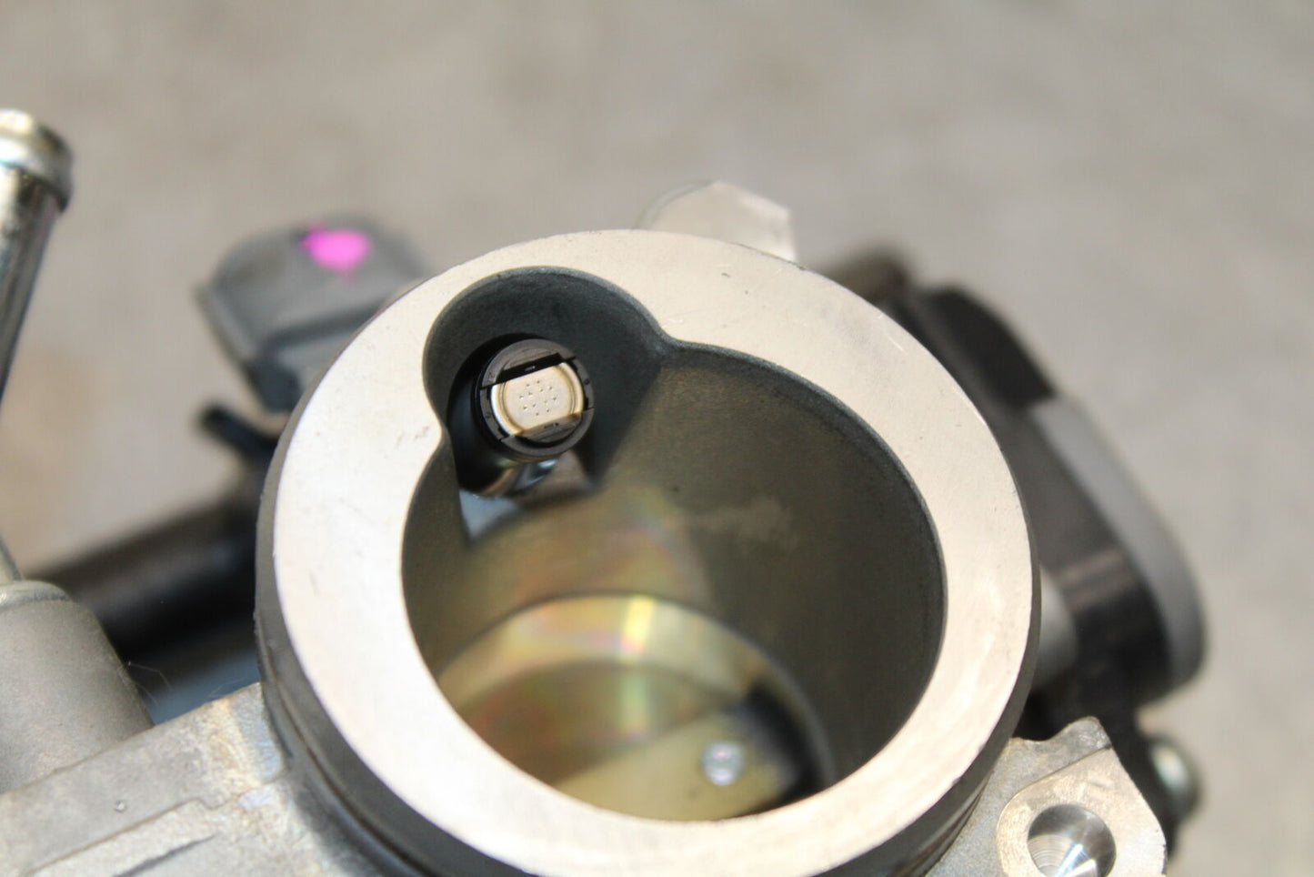 18-23 KAWASAKI NINJA 400 MAIN FUEL INJECTORS / THROTTLE BODIES BB660