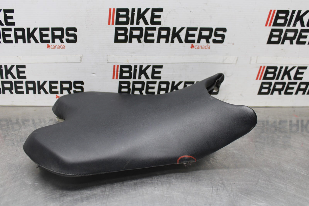 08-16 YAMAHA YZF R6 FRONT DRIVERS SEAT PAD SADDLE PILLION BB929