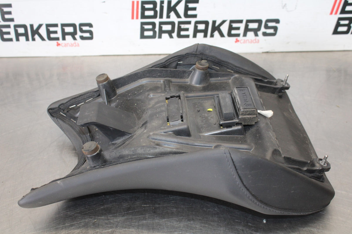 17-20 BMW S1000R FRONT DRIVERS SEAT PAD SADDLE PILLION BB909