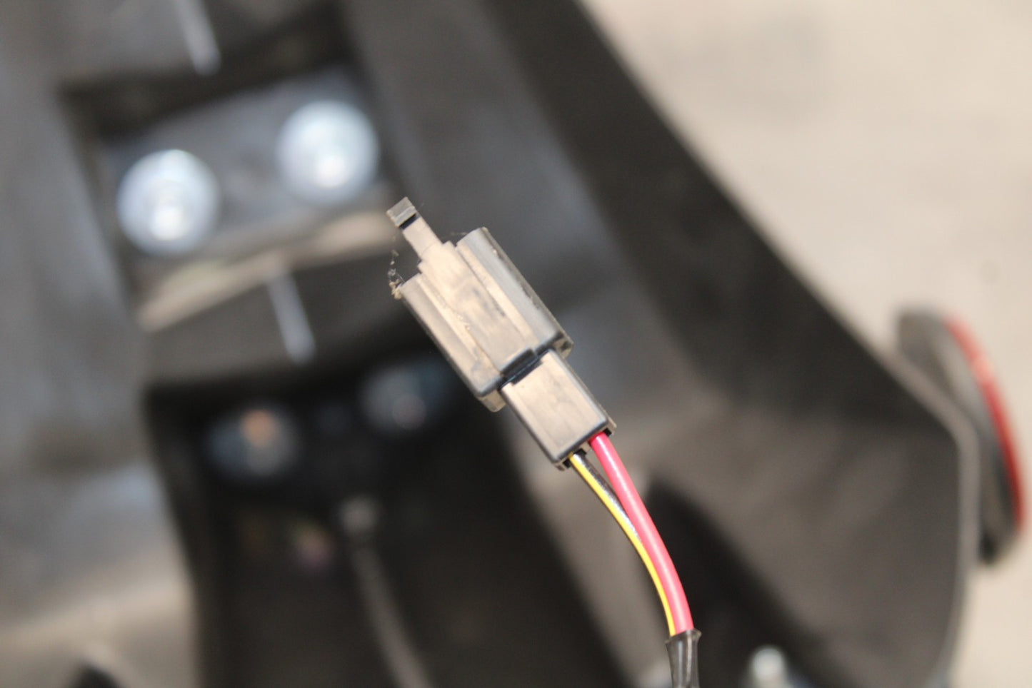 23-24 KAWASAKI NINJA ZX14R REAR BACK FENDER MUD GUARD BB764