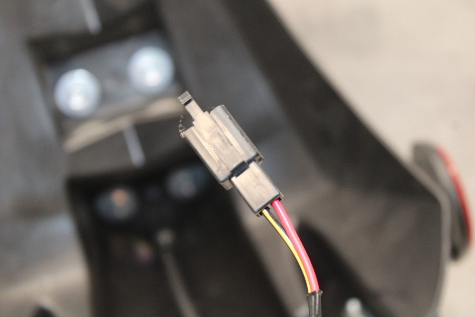 23-24 KAWASAKI NINJA ZX14R REAR BACK FENDER MUD GUARD BB764