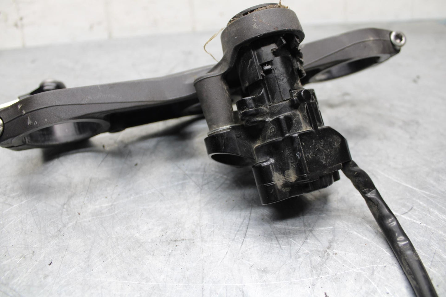 11-15 KAWASAKI ZX1000R FORKS UPPER TRIPLE TREE CLAMP STEERING DAMPER BB445