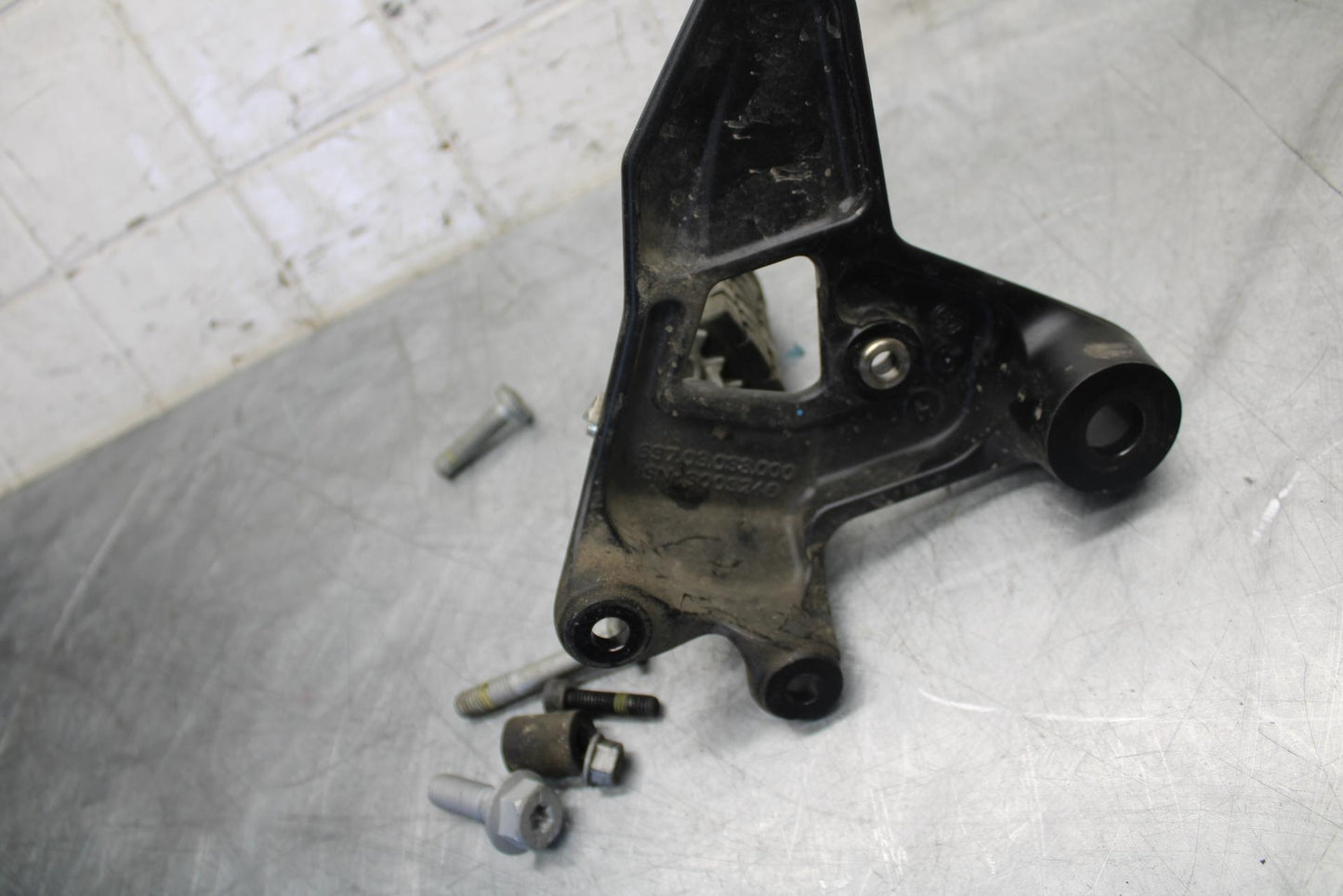 22 KTM 890 ADVENTURE   LEFT REARSET REAR SET DRIVER FOOT PEG REST STOP BB514